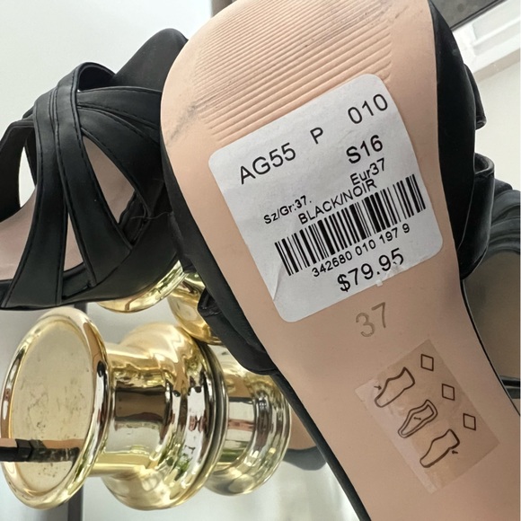 Le Chateau black dressy strappy platform sandal - Picture 4 of 5